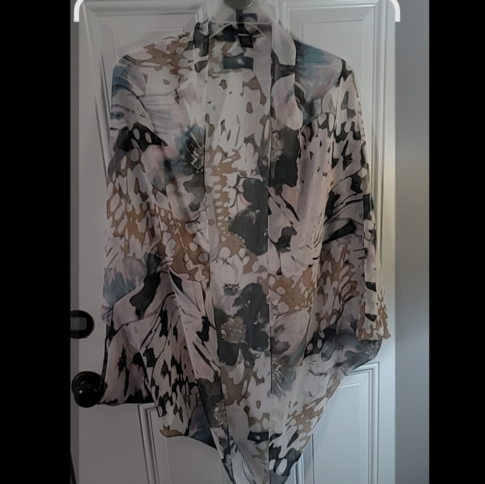 Abstract Patterned Kimono